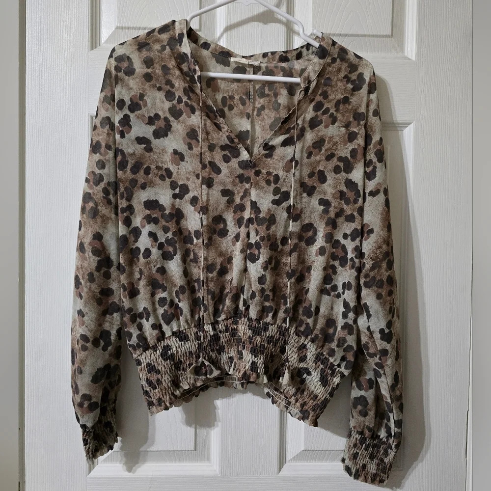Mystree Leopard Print Long Sleeve Sheer Chiffon Blouse, Smocked Hem, EUC!
